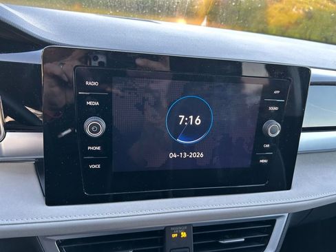 Used 2025 Volkswagen Taos SE image 24