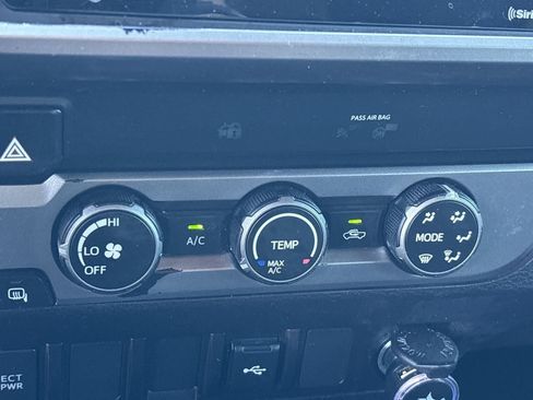 Used 2022 Toyota Tacoma SR5 image 22