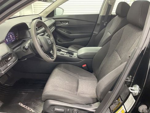 Used 2023 Honda Accord EX image 9