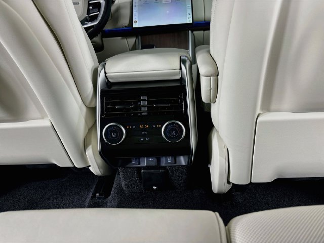 New 2027 Land Rover Range Rover SE AWD/4WD image 23