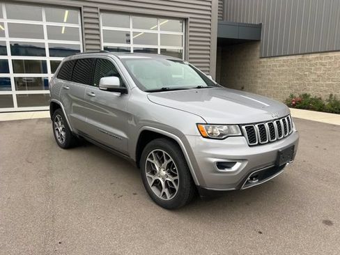 Used 2018 Jeep Grand Cherokee Limited RWD image 3