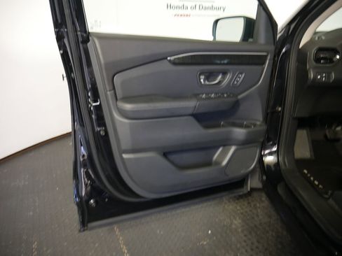 Used 2023 Honda Pilot Elite image 14