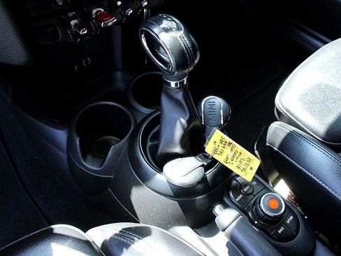 Used 2018 MINI Cooper S image 11