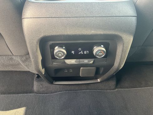 Used 2026 Chevrolet Traverse LT w/ Driver Confidence Package FWD image 20