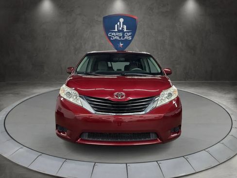 Used 2014 Toyota Sienna LE FWD image 8