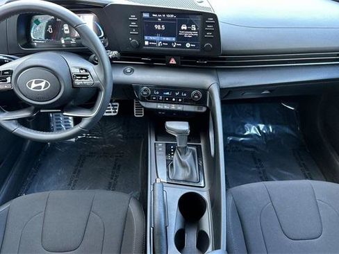 Certified 2025 Hyundai Elantra Sport image 14