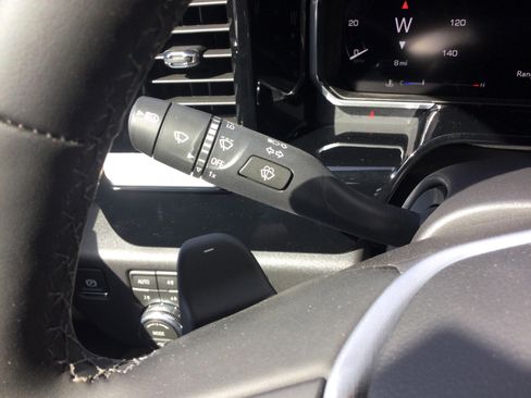 New 2026 GMC Sierra 1500 SLT w/ SLT Premium Plus Package AWD/4WD image 17