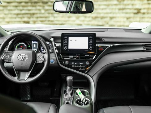 Certified 2022 Toyota Camry SE w/ Convenience Package image 26