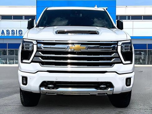 Used 2024 Chevrolet Silverado 2500 High Country AWD/4WD image 19