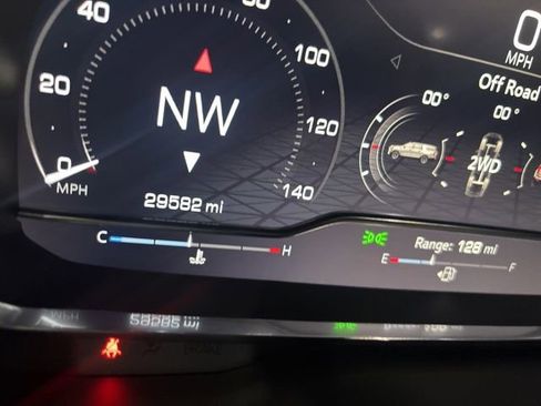 Used 2024 GMC Yukon AT4 w/ AT4 Premium Package AWD/4WD image 25