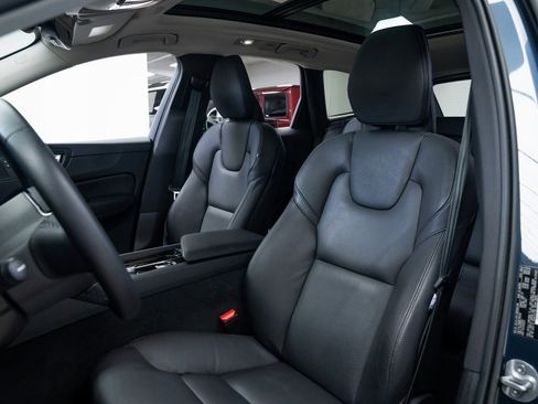 Used 2023 Volvo XC60 B5 Plus w/ Protection Package Premier image 17