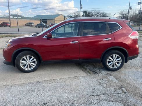 Used 2015 Nissan Rogue SV w/ SV Premium Package FWD image 2