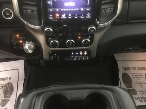 Used 2020 RAM 1500 Laramie AWD/4WD image 30