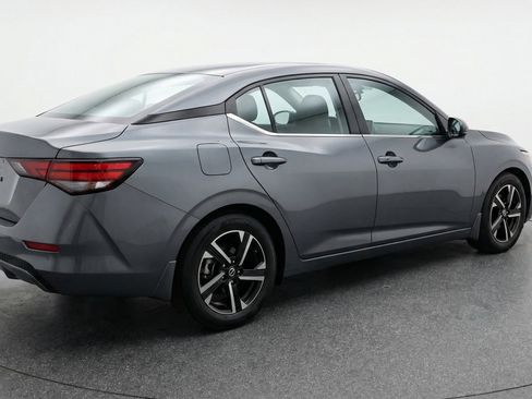 Used 2025 Nissan Sentra SV image 9