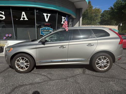 Used 2015 Volvo XC60 T5 Platinum image 2