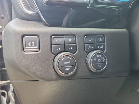 Used 2024 Chevrolet Silverado 2500 LTZ AWD/4WD image 23