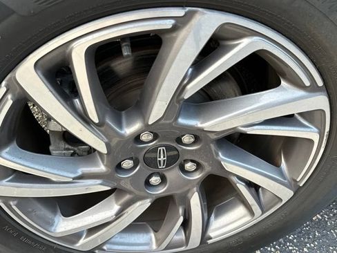 Used 2023 Lincoln Corsair AWD w/ Equipment Group 101A image 6