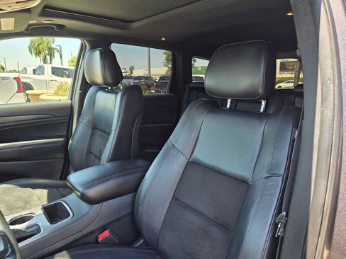 Used 2020 Jeep Grand Cherokee Altitude RWD image 21