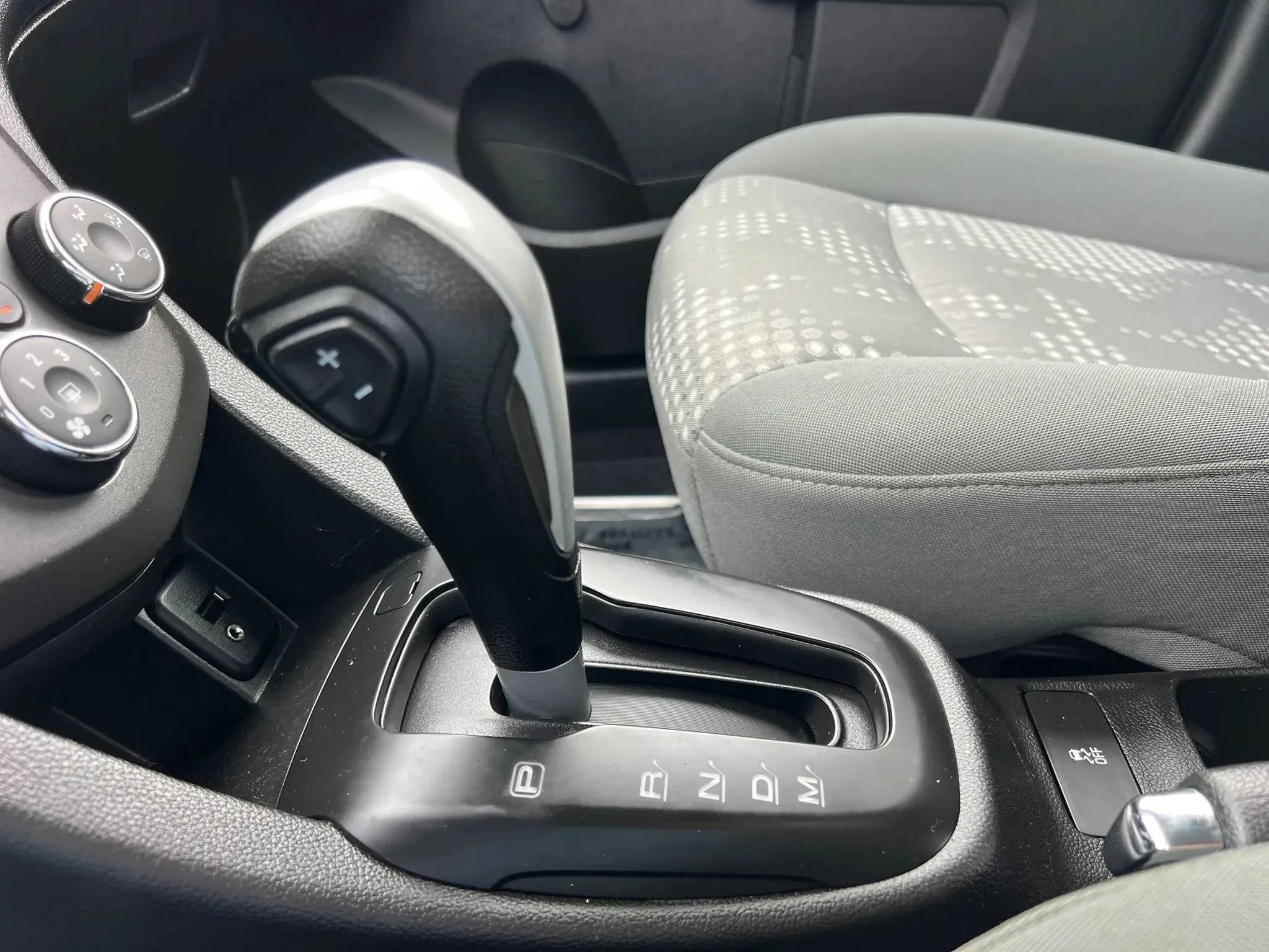 Used 2017 Chevrolet Sonic LT FWD image 26