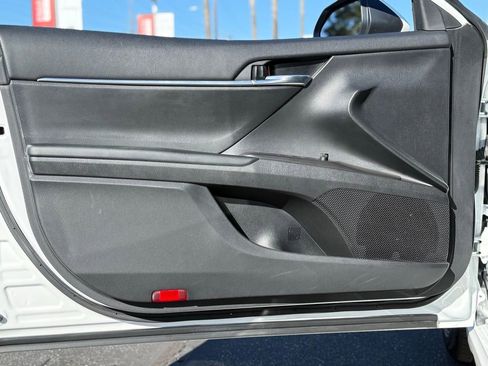 Used 2024 Toyota Camry SE image 16