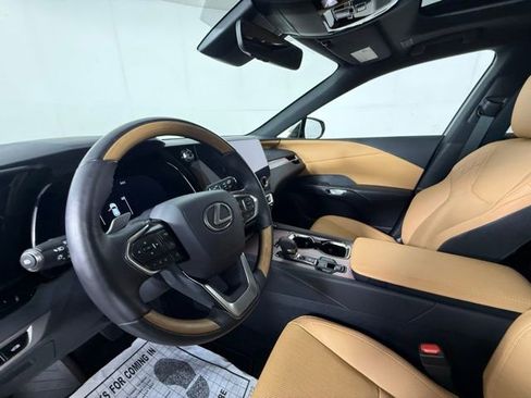 Used 2025 Lexus RX 350 Premium w/ Accessory Package (Z1) FWD image 8