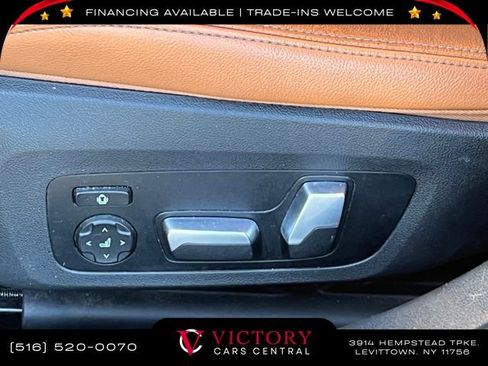 Used 2020 BMW 330i xDrive Sedan w/ M Sport Package image 12