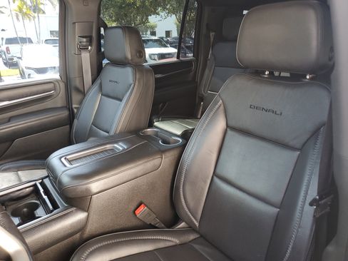 Certified 2021 GMC Yukon XL Denali w/ Denali Premium Package RWD image 22