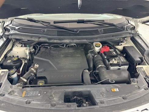 Used 2018 Ford Explorer Platinum AWD/4WD image 30