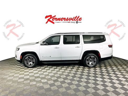 Used 2024 Jeep Wagoneer L Series II w/ Flexible Seating Group image 4