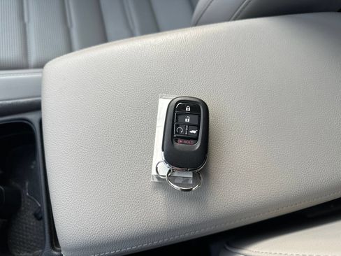 Used 2024 Honda CR-V EX-L image 7