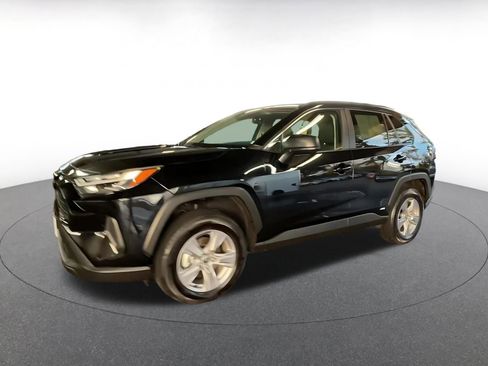 Used 2025 Toyota RAV4 LE image 7