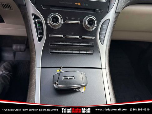 Used 2019 Lincoln Nautilus Reserve AWD/4WD image 13