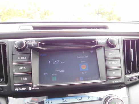 Used 2018 Toyota RAV4 LE Plus image 18