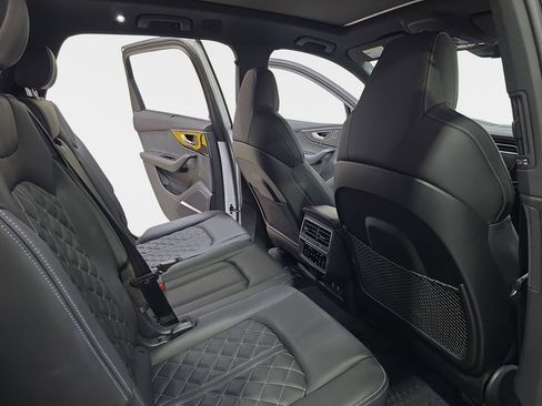Used 2023 Audi SQ7 Prestige AWD/4WD image 13
