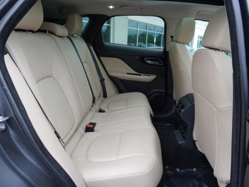 Used 2017 Jaguar F-PACE Premium AWD/4WD image 11