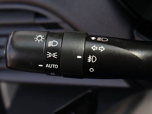 Used 2023 Subaru Outback Premium image 18