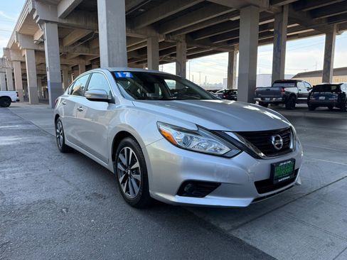 Used 2017 Nissan Altima 2.5 SL image 3