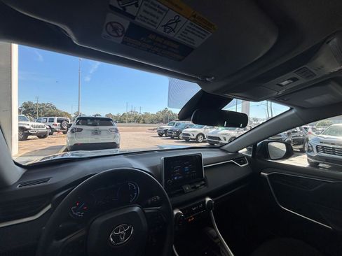 Used 2025 Toyota RAV4 LE image 33