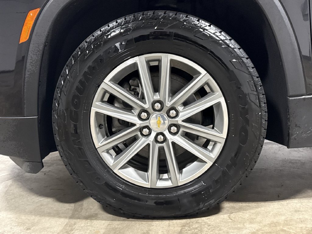Used 2023 Chevrolet Traverse LT FWD image 27