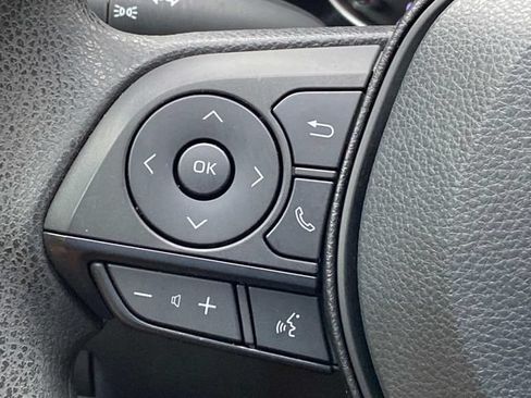 Used 2022 Toyota RAV4 XLE FWD image 18