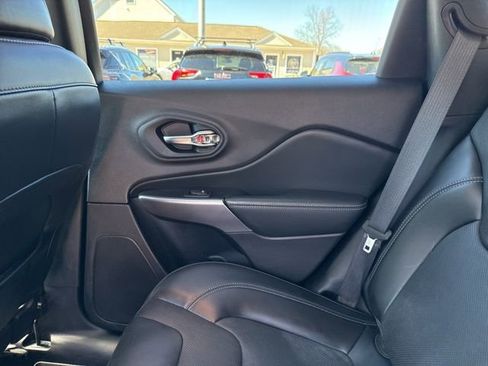 Used 2021 Jeep Cherokee Limited image 15