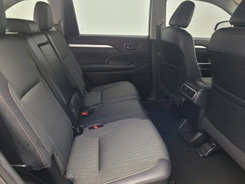 Used 2019 Toyota Highlander Plus image 19