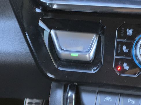 Used 2022 GMC Sierra 1500 AT4 w/ AT4 Premium Package image 39