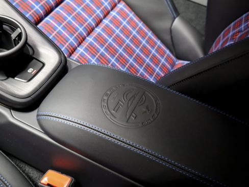 Certified 2026 Porsche 911 Carrera T RWD image 32