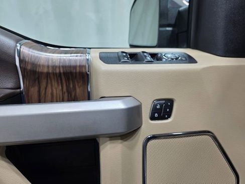 Used 2019 Ford F150 Lariat w/ Equipment Group 502A Luxury image 12