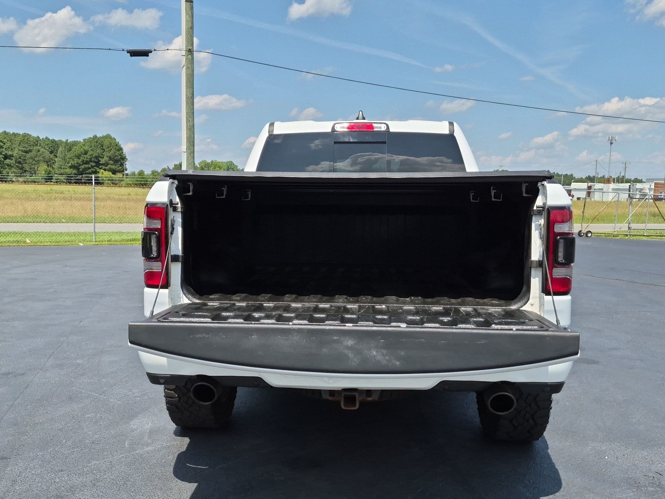 Used 2022 RAM 1500 Laramie AWD/4WD image 28