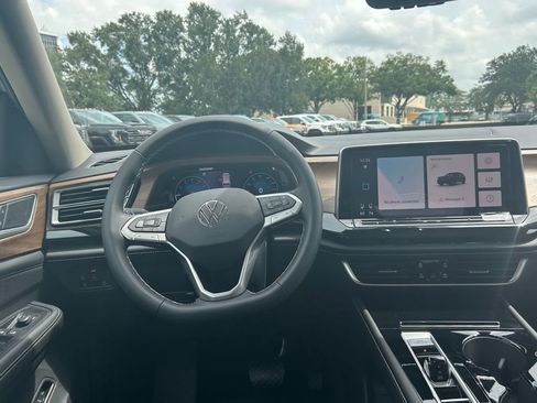 New 2026 Volkswagen Atlas SE FWD image 47