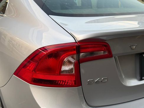 Used 2016 Volvo S60 T5 Premier w/ Climate Package image 11
