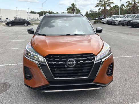 Used 2023 Nissan Kicks SR FWD image 9