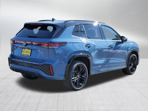 Certified 2025 Volkswagen Tiguan SE R-Line image 7